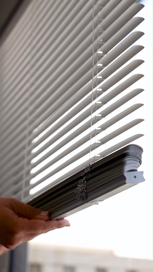 Cordless PVC blinds 17" wide by 40" long