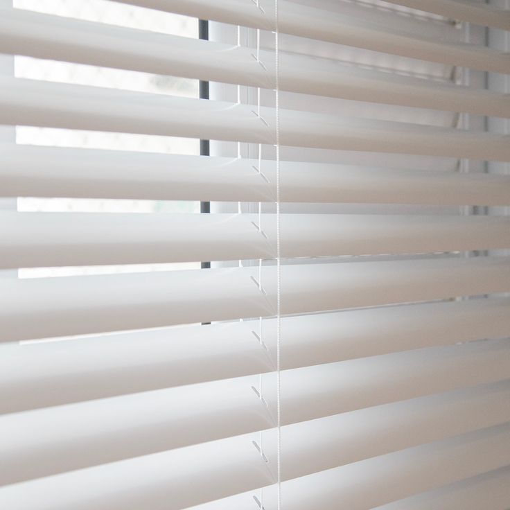 Cordless PVC blinds 17" wide by 40" long